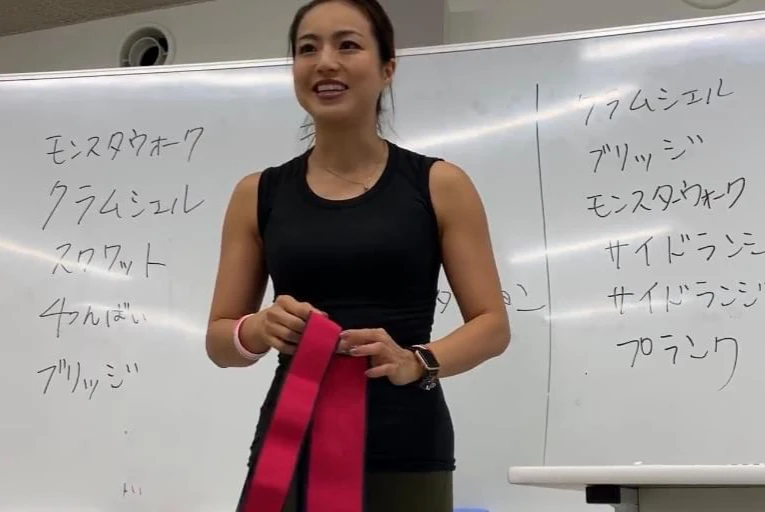 パーソナルトレーナー岡部友